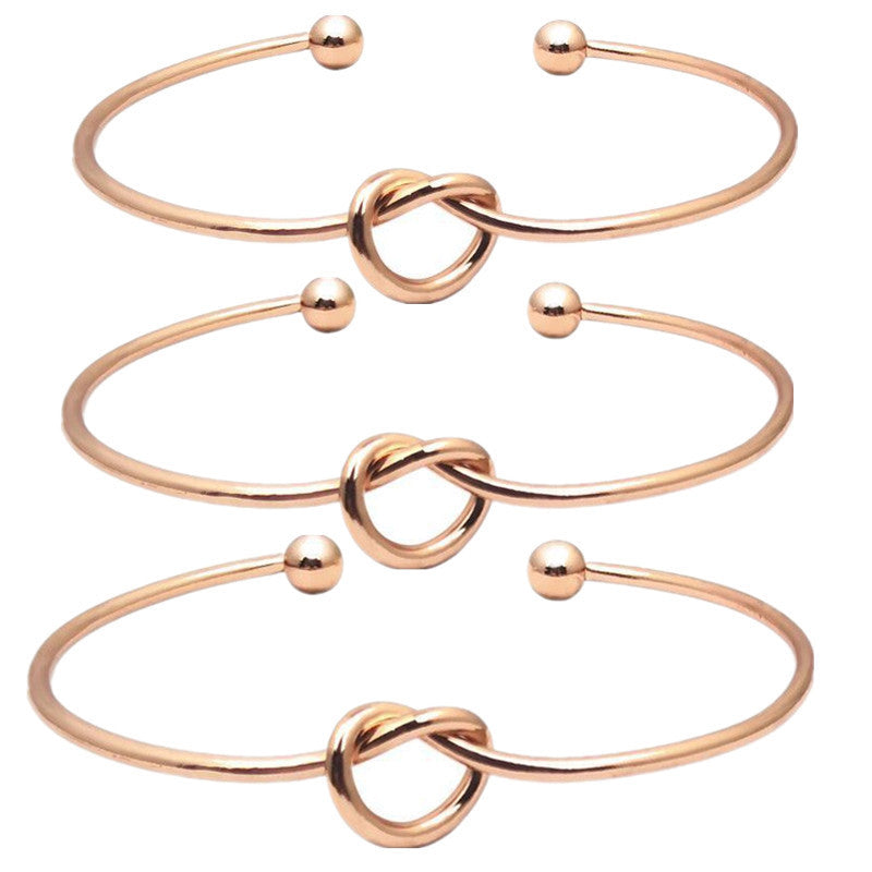 Geometric minimalist heart-shaped interlocking bracelet