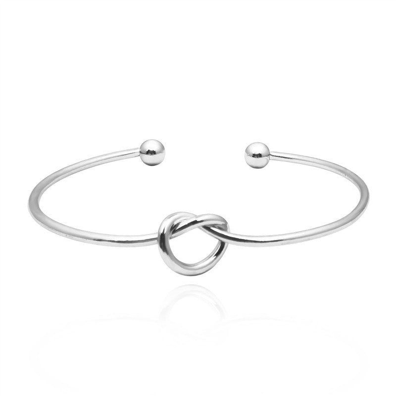 Geometric minimalist heart-shaped interlocking bracelet