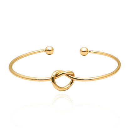 Geometric minimalist heart-shaped interlocking bracelet