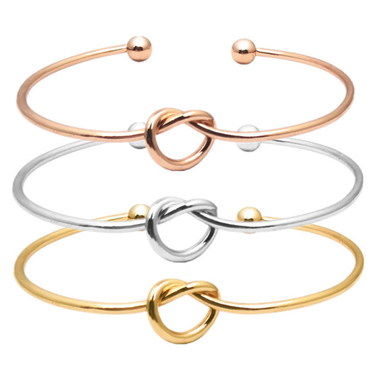 Geometric minimalist heart-shaped interlocking bracelet